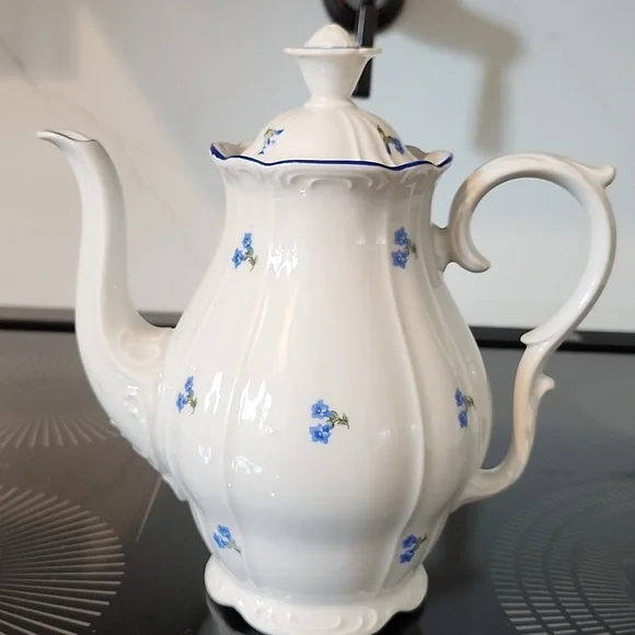 MZ CZECHOSLOVAKIA Vintage white teapot with lid blue ditsy floral